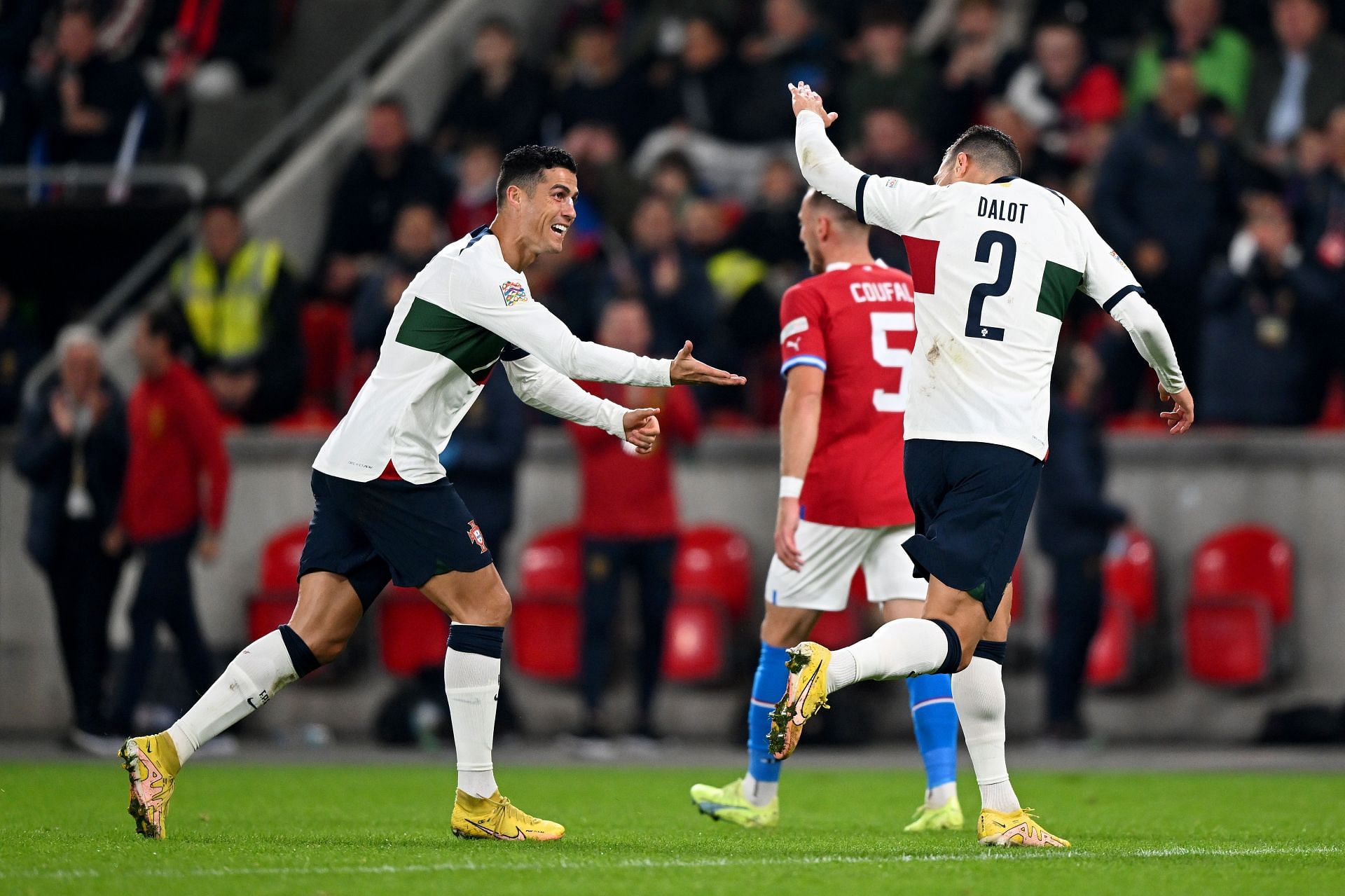 Dalot heaps praise on Cristiano Ronaldo